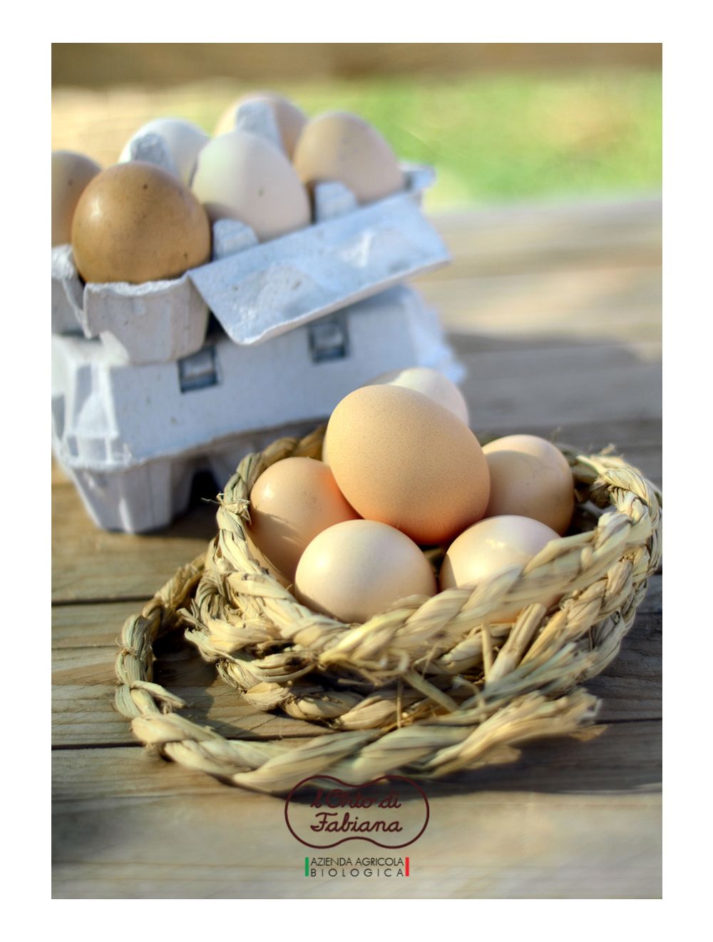 Uova fresche biologiche, da galline allevate a terra senza antibiotici